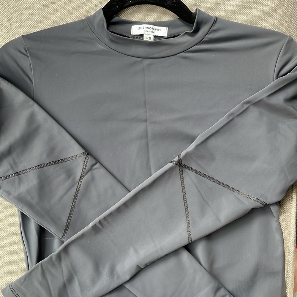Emerson Fry | Gray Long Sleeve Active Top - Picture 8 of 10